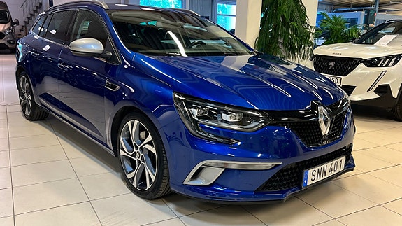 Renault Megane IV 2 of 5