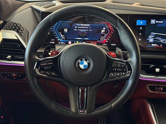 BMW XM 11 of 26
