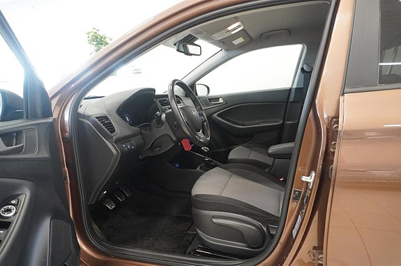 Hyundai i20 3 of 5