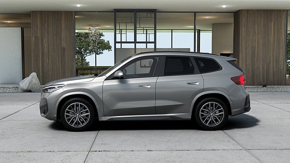 BMW X1 4 of 5