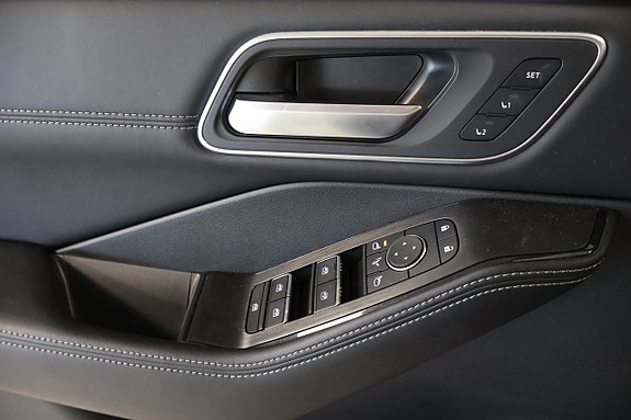 Nissan X-Trail 8 of 17