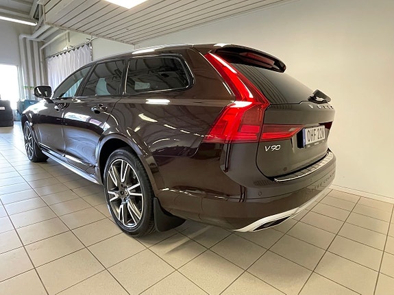Volvo V90 Cross Country 4 of 5