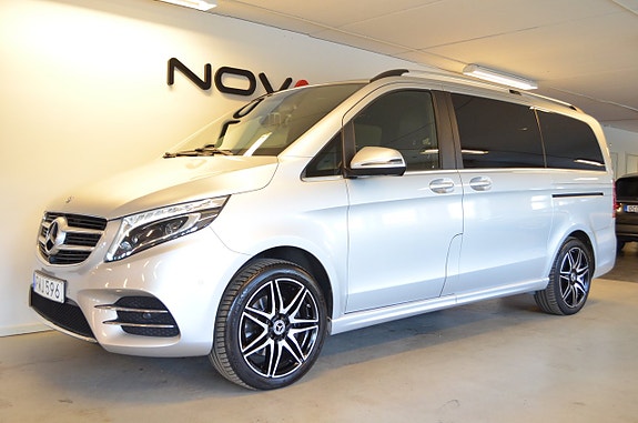 Mercedes-Benz V250 3 of 5