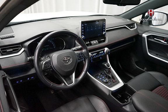 Toyota RAV4 9 of 25