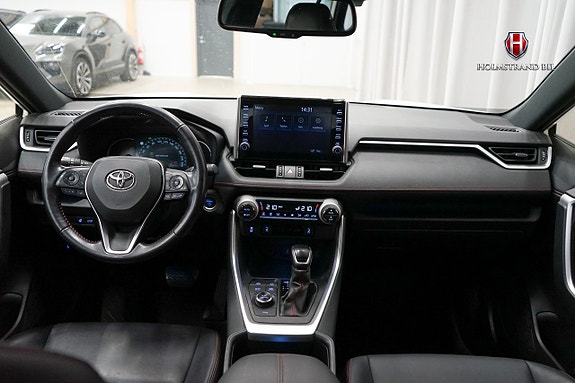 Toyota RAV4 13 of 25