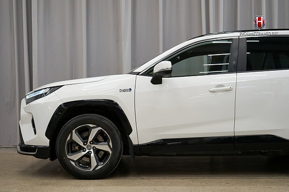 Toyota RAV4 7 of 25