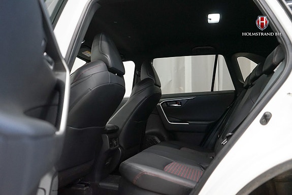 Toyota RAV4 11 of 25