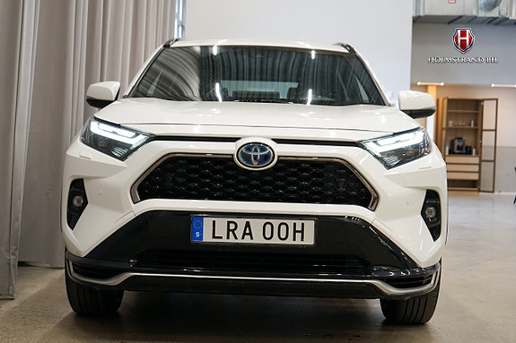 Toyota RAV4 6 of 25