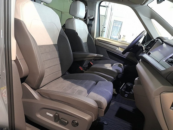 Volkswagen Multivan 14 of 22