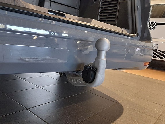 Volkswagen Multivan 9 of 22