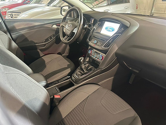 Ford Focus 7 of 15