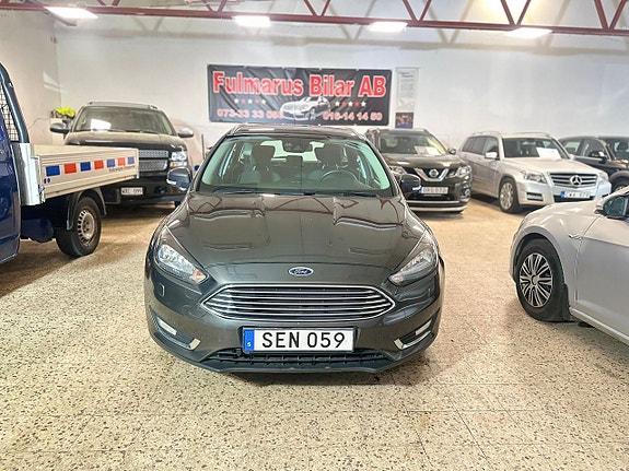 Ford Focus 2 of 15