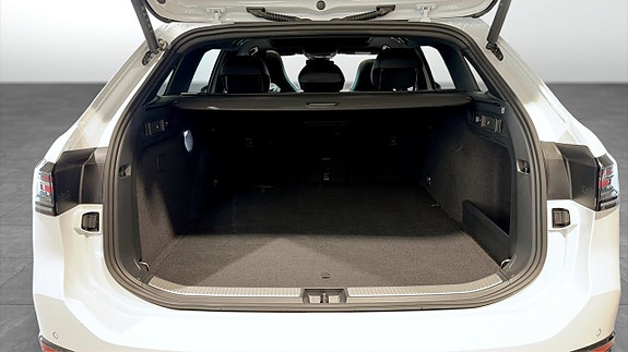 Volkswagen Passat 15 of 16