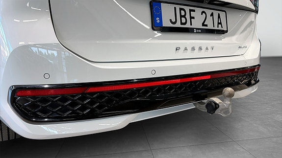 Volkswagen Passat 16 of 16