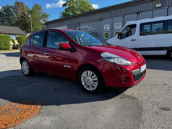 Renault Clio 2 of 5