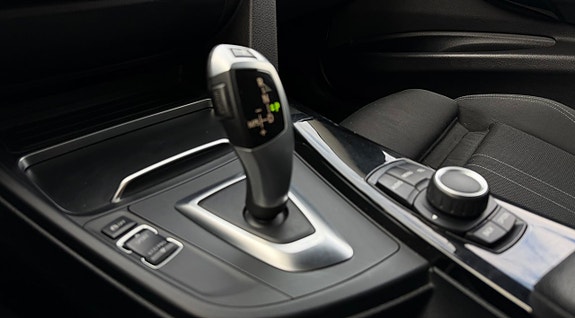 BMW 318d 15 of 30