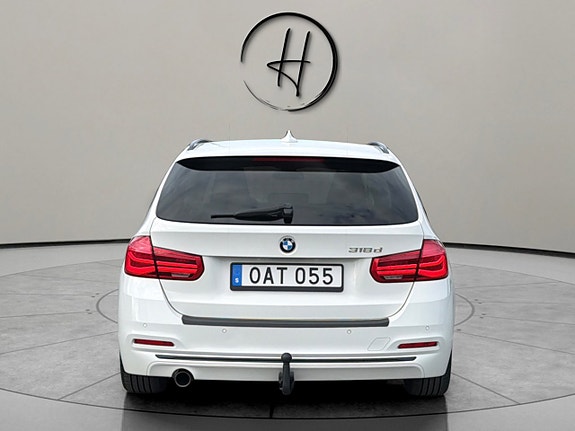 BMW 318d 4 of 5