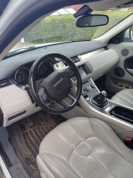 Land Rover Range Rover Evoque 4 of 5