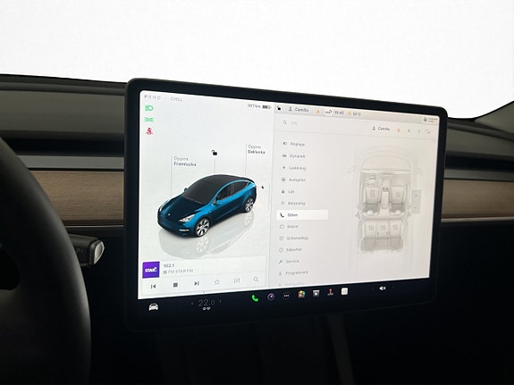 Tesla Model Y 22 of 30