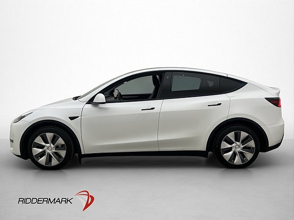 Tesla Model Y 5 of 30