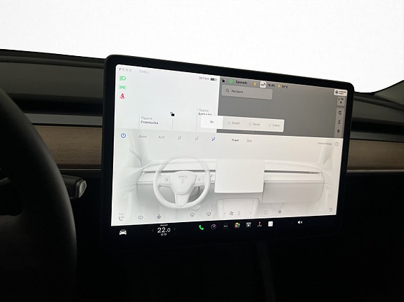 Tesla Model Y 26 of 30