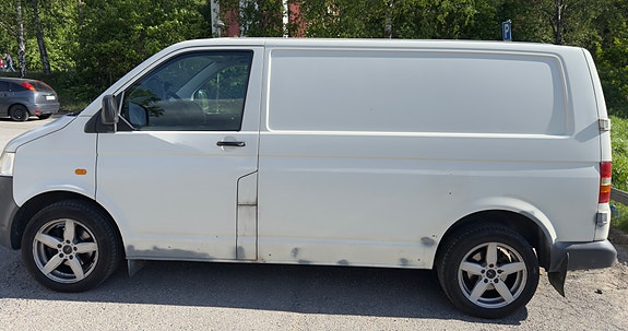Volkswagen Transporter 3 of 5