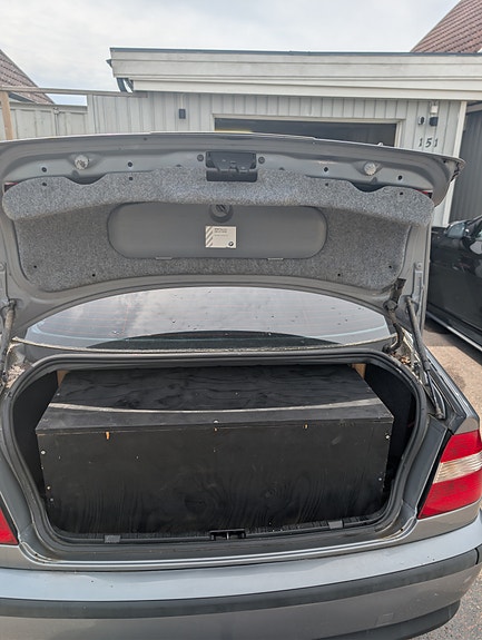 BMW 320i 9 of 10