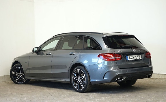Mercedes-Benz C300 3 of 5