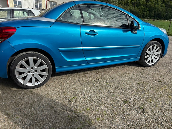 Peugeot 207 CC 3 of 9