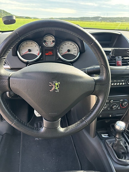 Peugeot 207 CC 6 of 9