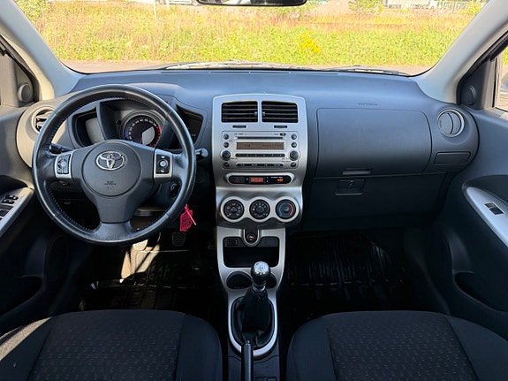 Toyota Urban Cruiser 15 of 21