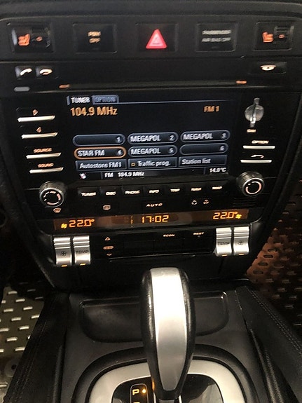 Porsche Cayenne 11 of 12