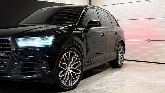 Audi Q7 3 of 5