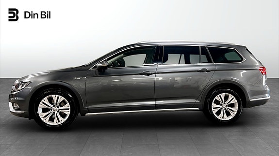 Volkswagen Passat 2 of 5