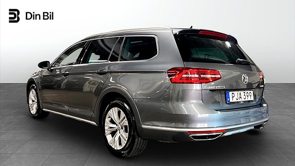 Volkswagen Passat 3 of 5