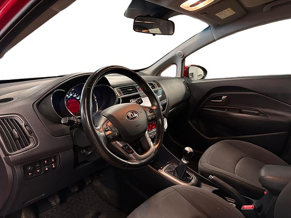 Kia Rio 7 of 18