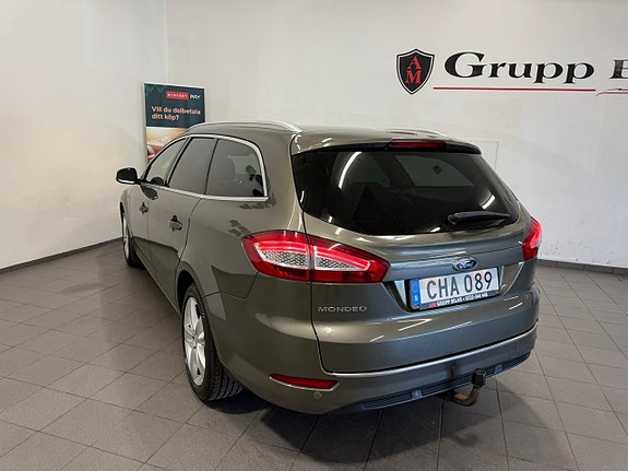 Ford Mondeo 13 of 19