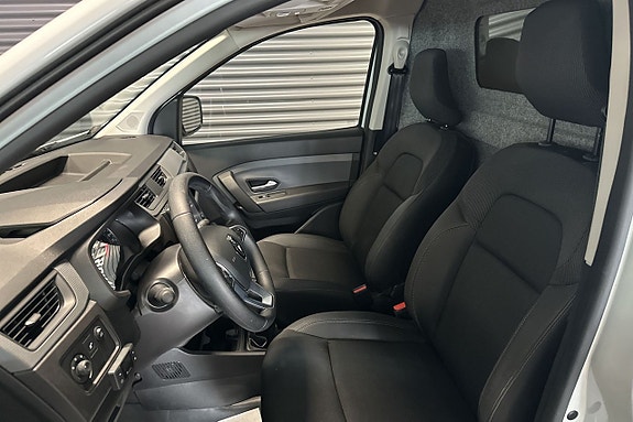 Renault Kangoo Express 13 of 17