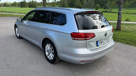 Volkswagen Passat 2 of 5
