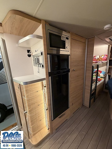 Knaus SÜDWIND 580 UK BLACK SELECTION 12 of 17