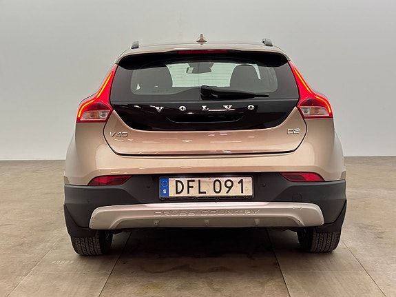 Volvo V40 Cross Country 6 of 21