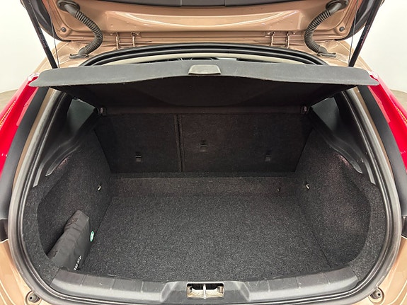 Volvo V40 Cross Country 21 of 21