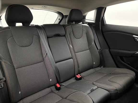 Volvo V40 Cross Country 14 of 21