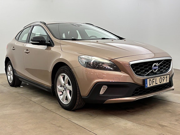 Volvo V40 Cross Country 9 of 21