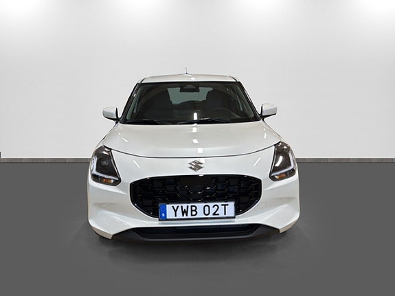 Suzuki Swift 2 of 5