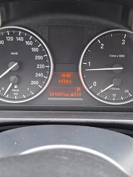 BMW 320d 3 of 5