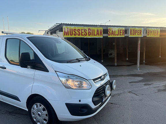 Ford Transit Custom 3 of 5