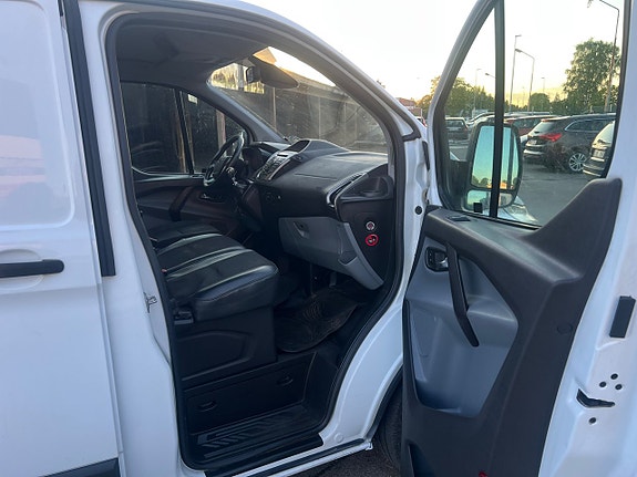Ford Transit Custom 2 of 5