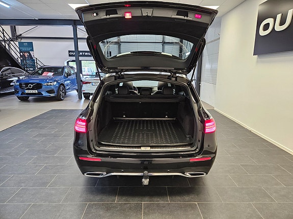 Mercedes-Benz E220 7 of 30