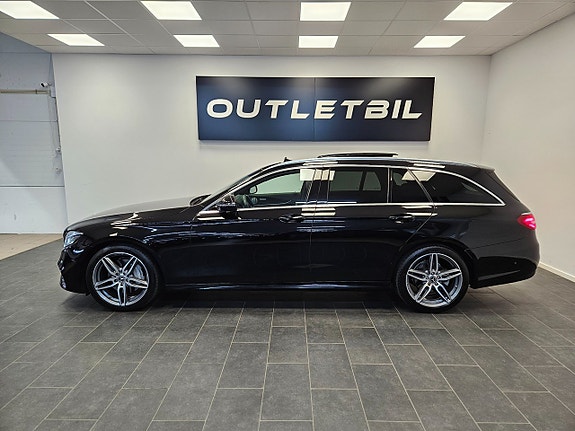 Mercedes-Benz E220 2 of 5